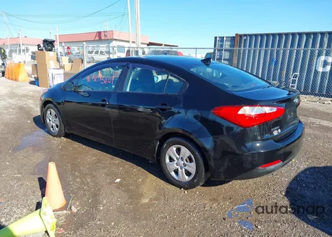 2016 Kia Forte Lx z USA, uszkodzony, nr VIN KNAFK4A63G5587447